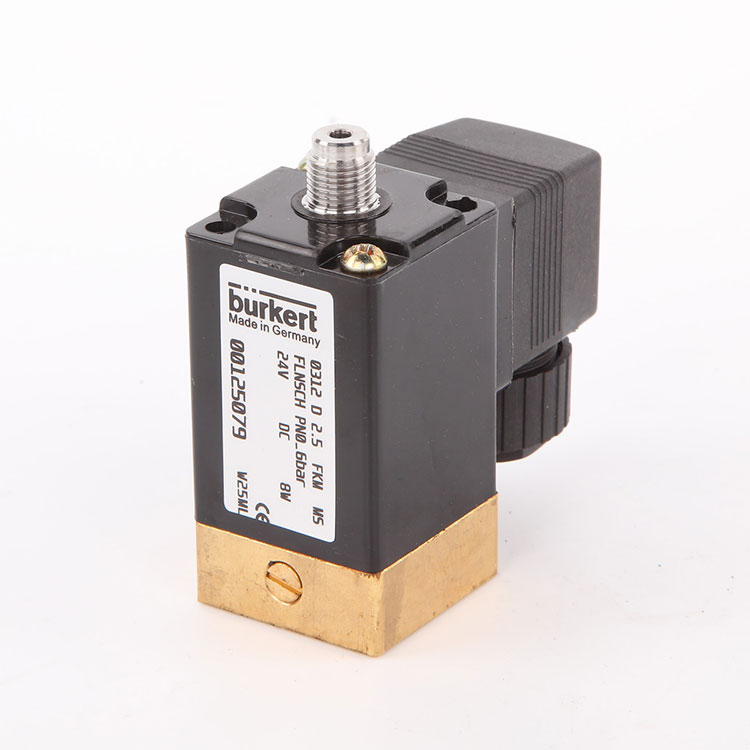Koil katup solenoid